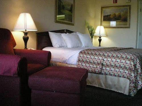 Baymont By Wyndham Tullahoma Hotel Eksteriør billede